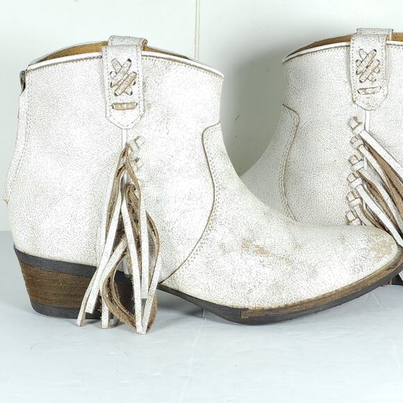 Very Volatile Women's Lookout US8 White Leather Distressed Fringe Western Boots - Picture 8 of 16